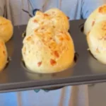 Misturei tudo no liquidificador e fiz o MELHOR pão de queijo da vida!