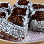 🍫 Fatias de Bolo Recheadas com Chocolate: Receita Fácil, Molhadinha e Perfeita para Vender