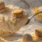 Sobremesa Cremosa de Coco com Wafer que Parece de Confeitaria – Fácil, Sem Forno e Viciante!